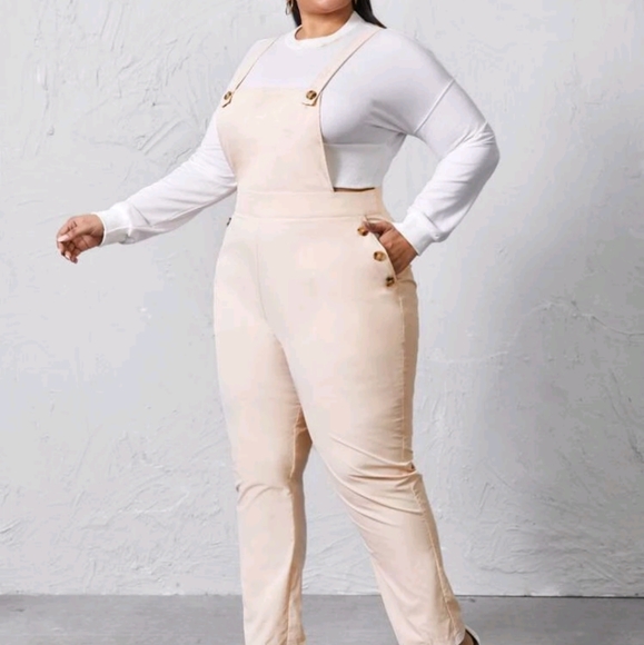 Plus size jumpsuit - Picture 2 of 4